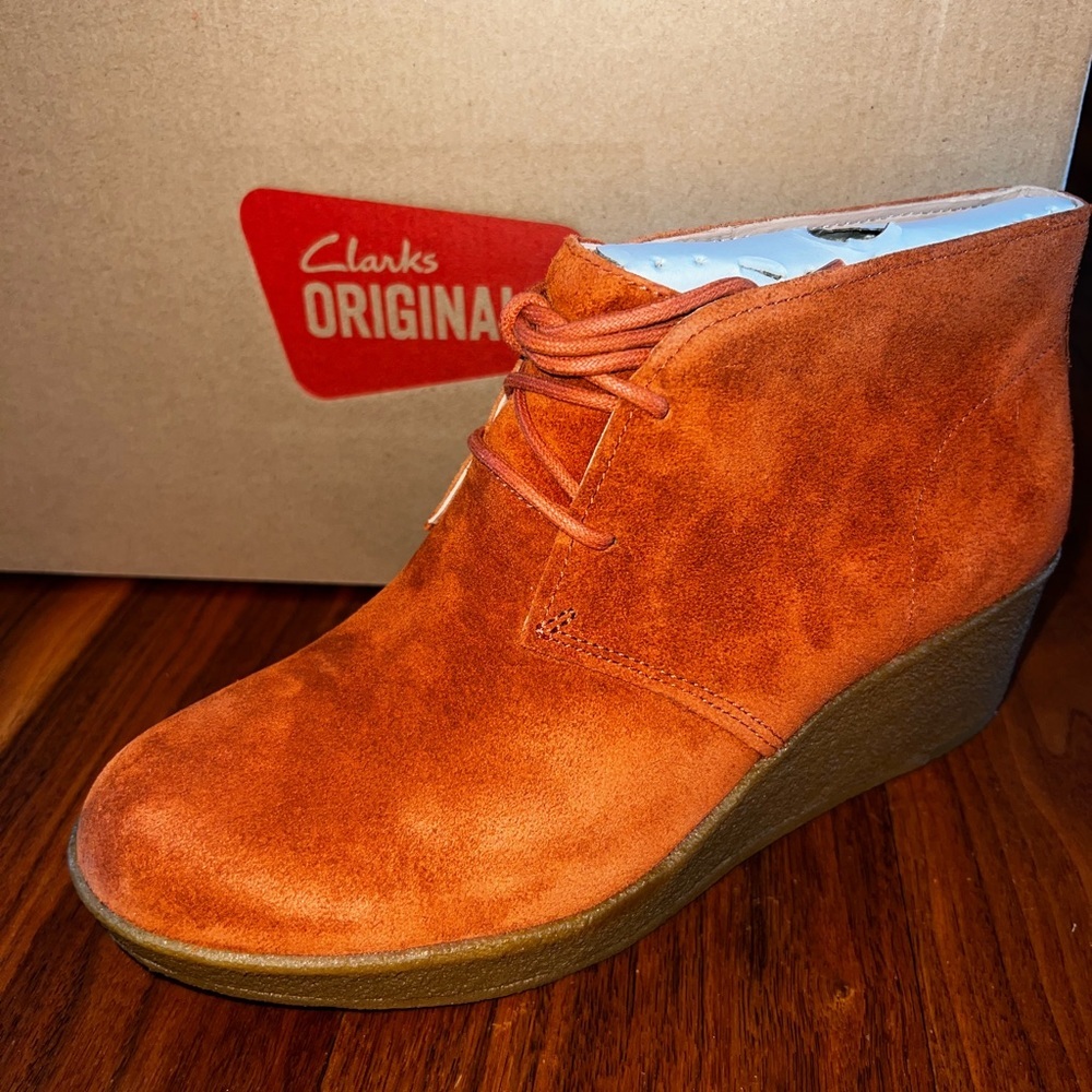 CLEARANCE Women’s Clark’s Aggie Terra Suede Boot🧡 - Picture 7 of 16